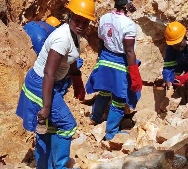 Les femmes de l'association sur le terrain